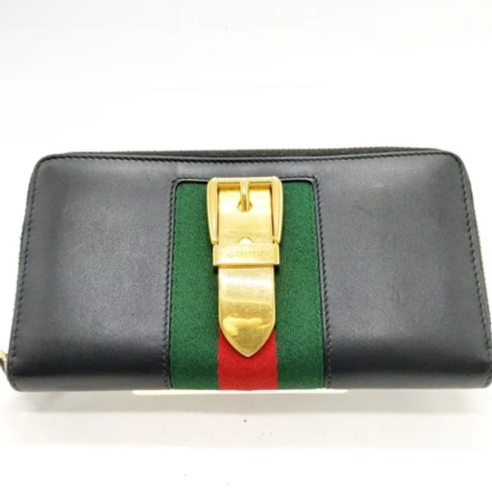 Gucci Black Wallet with Gold Clasp